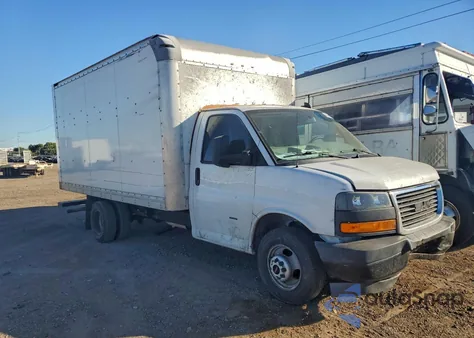 2019 GMC Savana Cut - Box Truck z USA, uszkodzony, nr VIN 1GD07SFP1K1237424